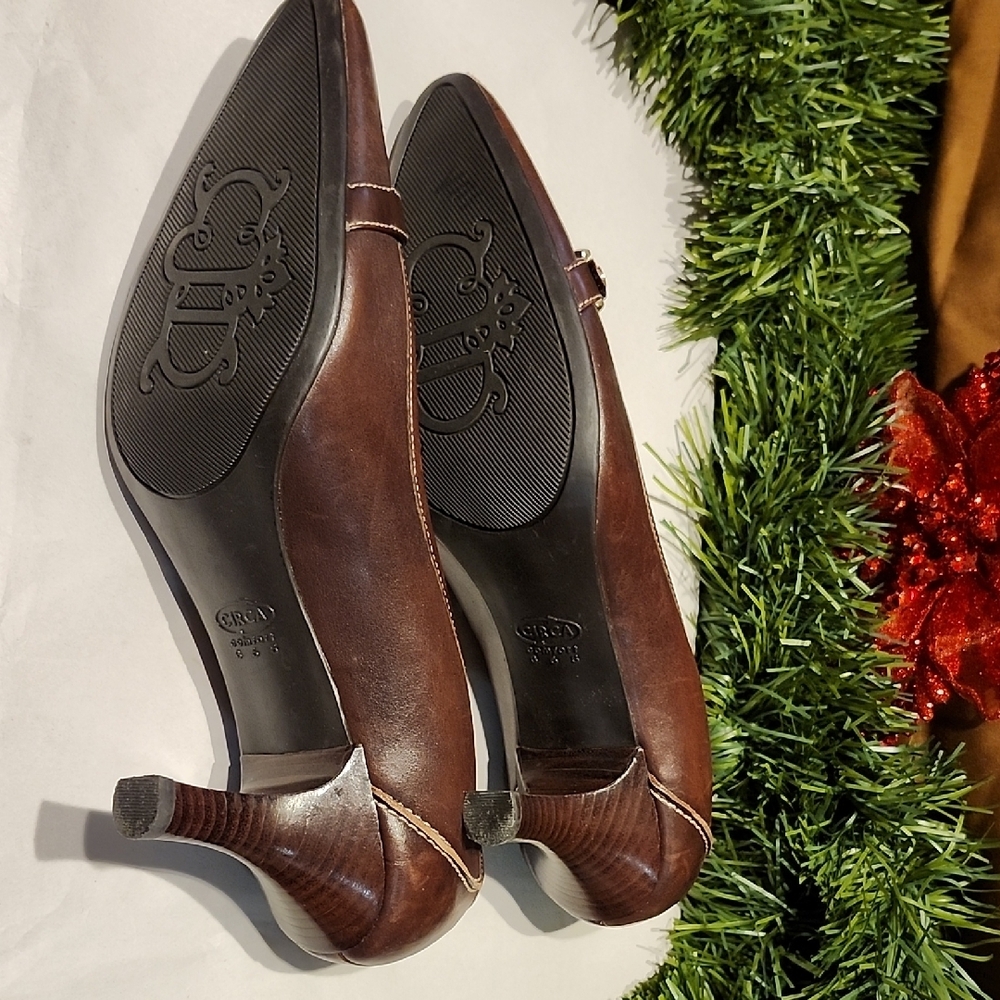 Joan & David Dark Brown Leather Flats - Picture 8 of 11